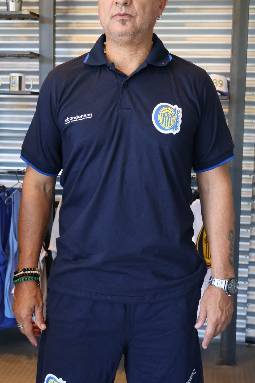 Chomba de Algodón Escudo Bordado