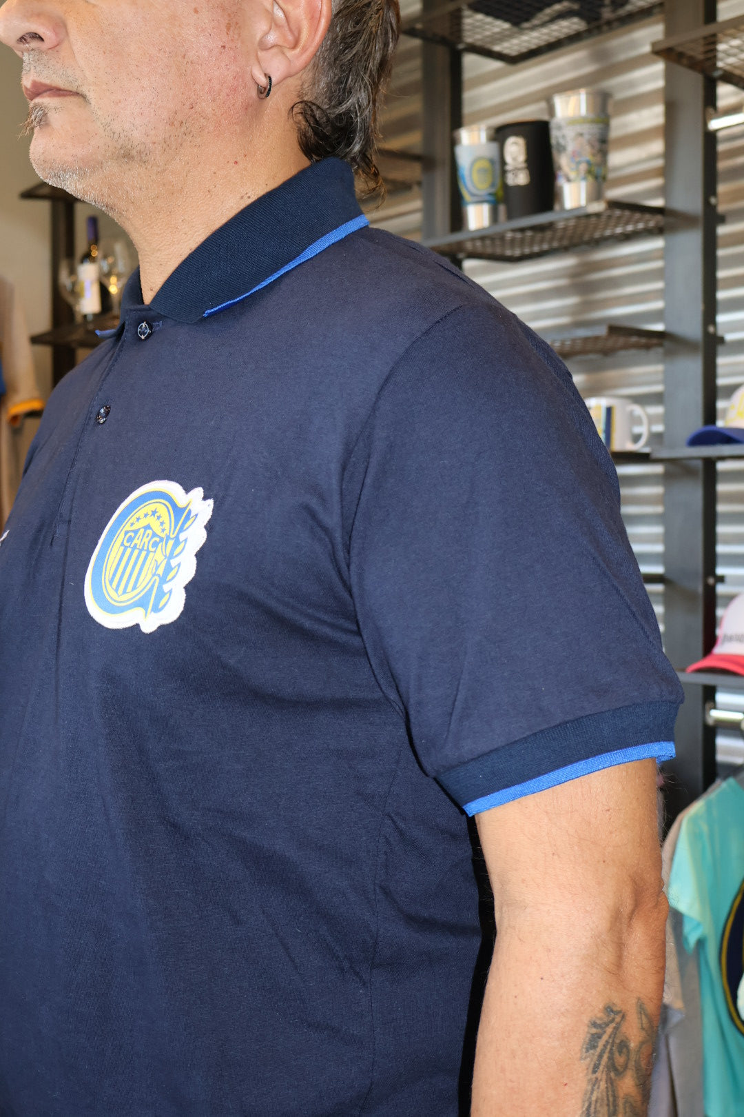 Chomba de Algodón Escudo Bordado