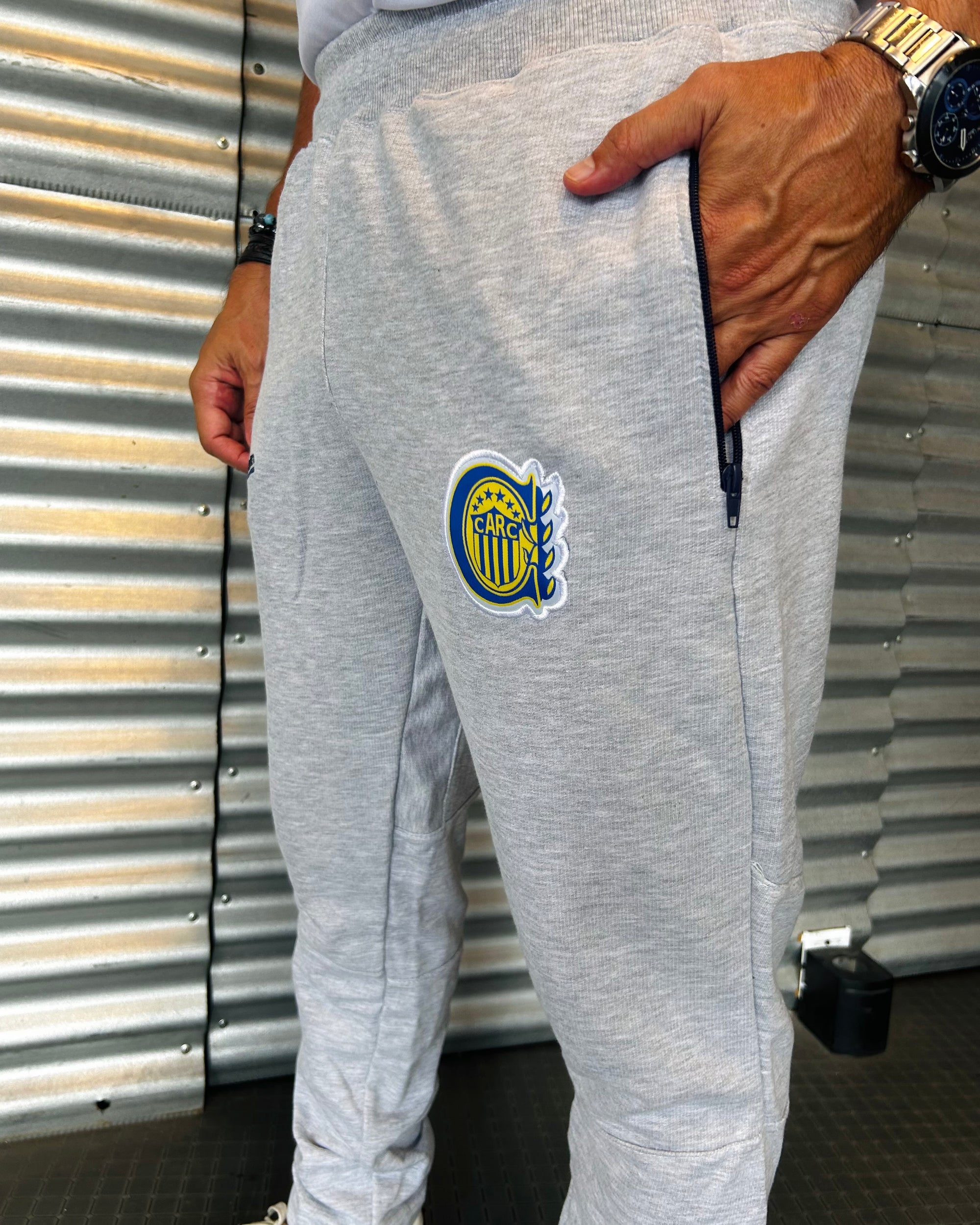 Pantalón Largo Chupín Frisa Niño/ Niña Escudo