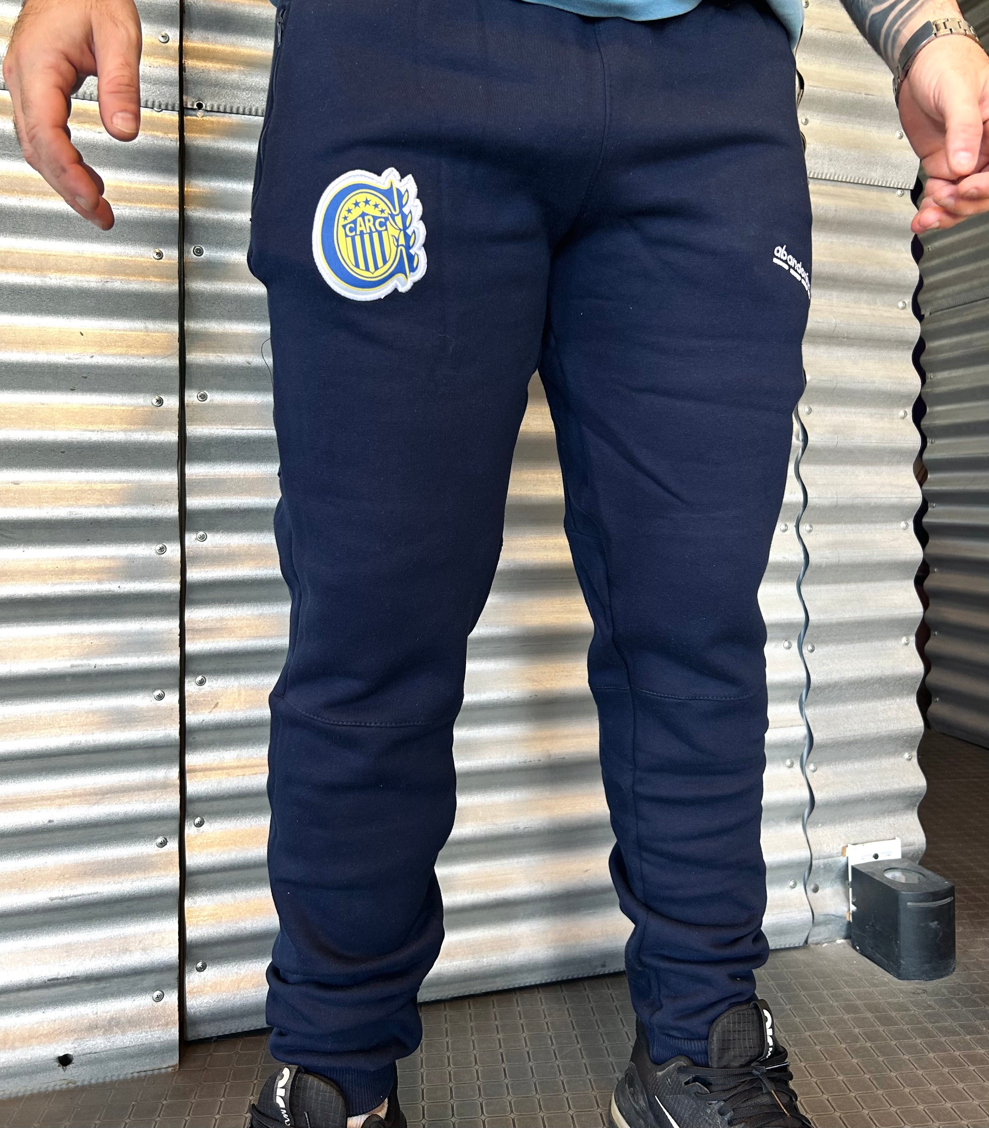 Pantalón Largo Chupín Frisa Niño/ Niña Escudo