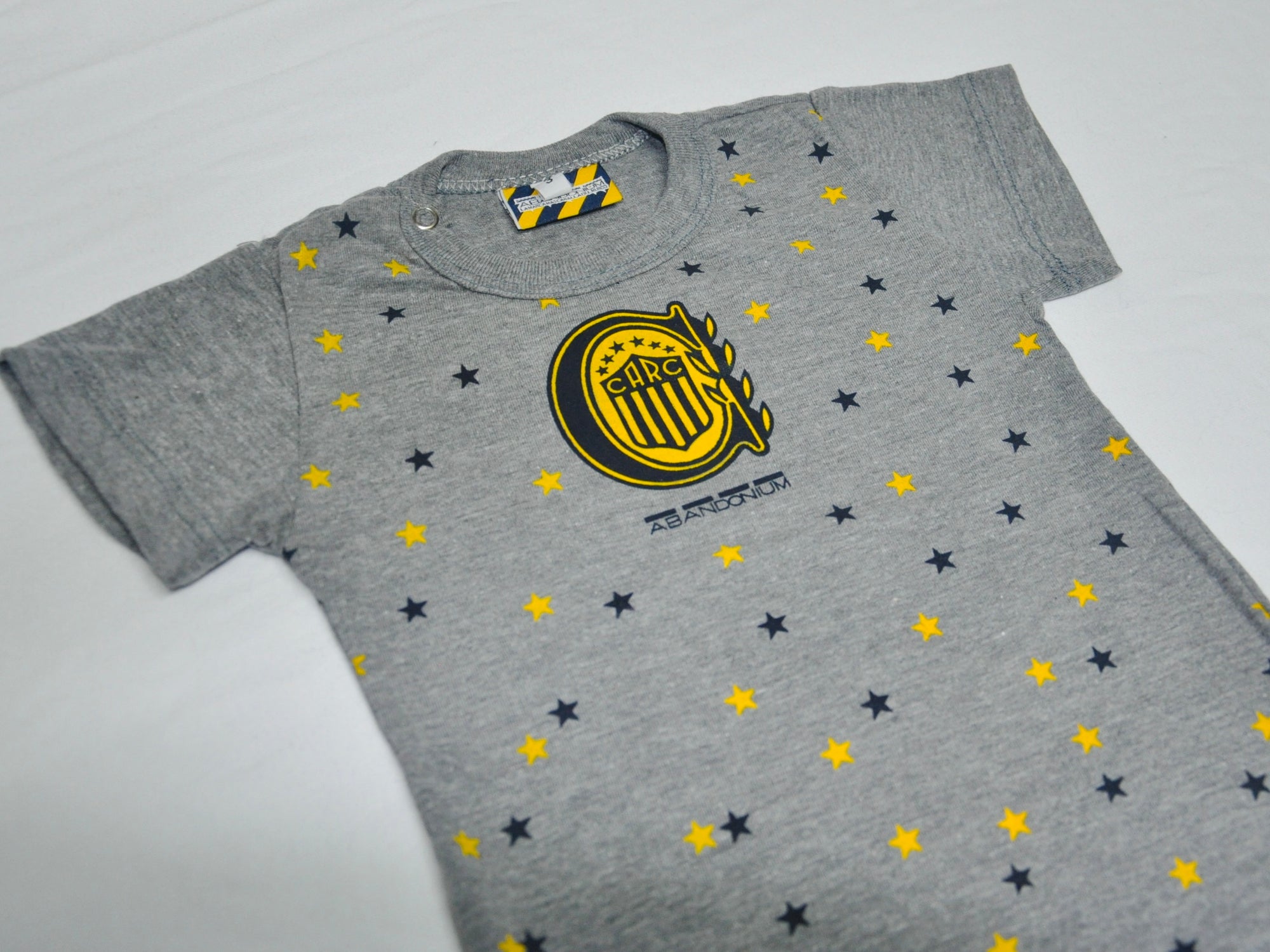 Remera MC Bebé Escudo y Estrellas